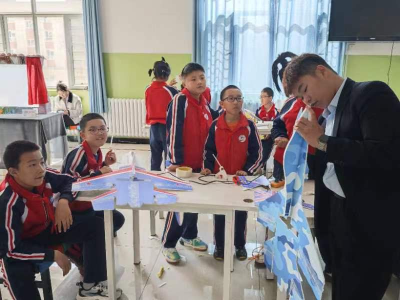 低空經濟下，新疆青少年無人機、航模培訓從保華潤天航空啟航