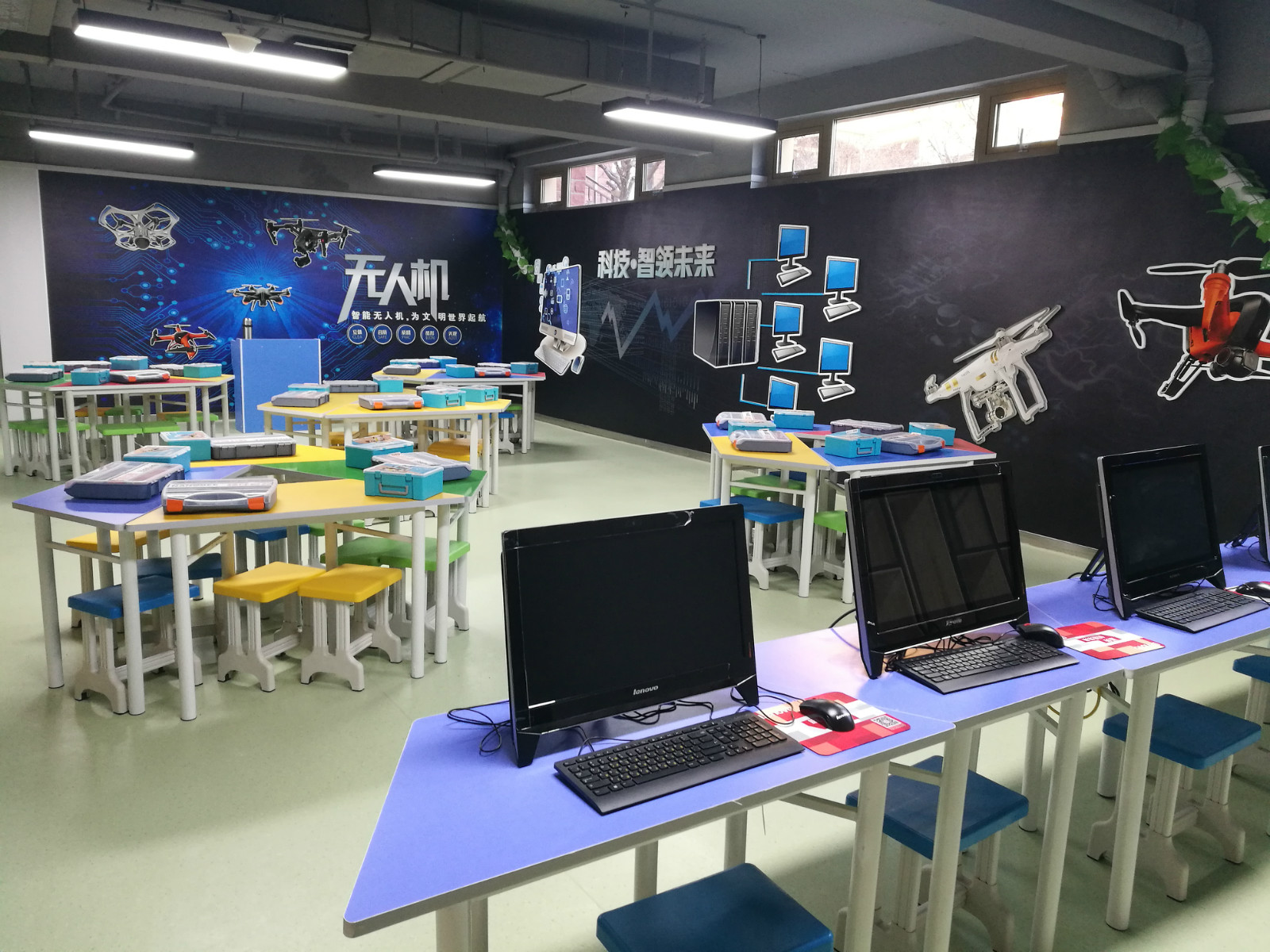 未來飛行員的搖籃:喀什少兒無人機培訓引領新潮流!