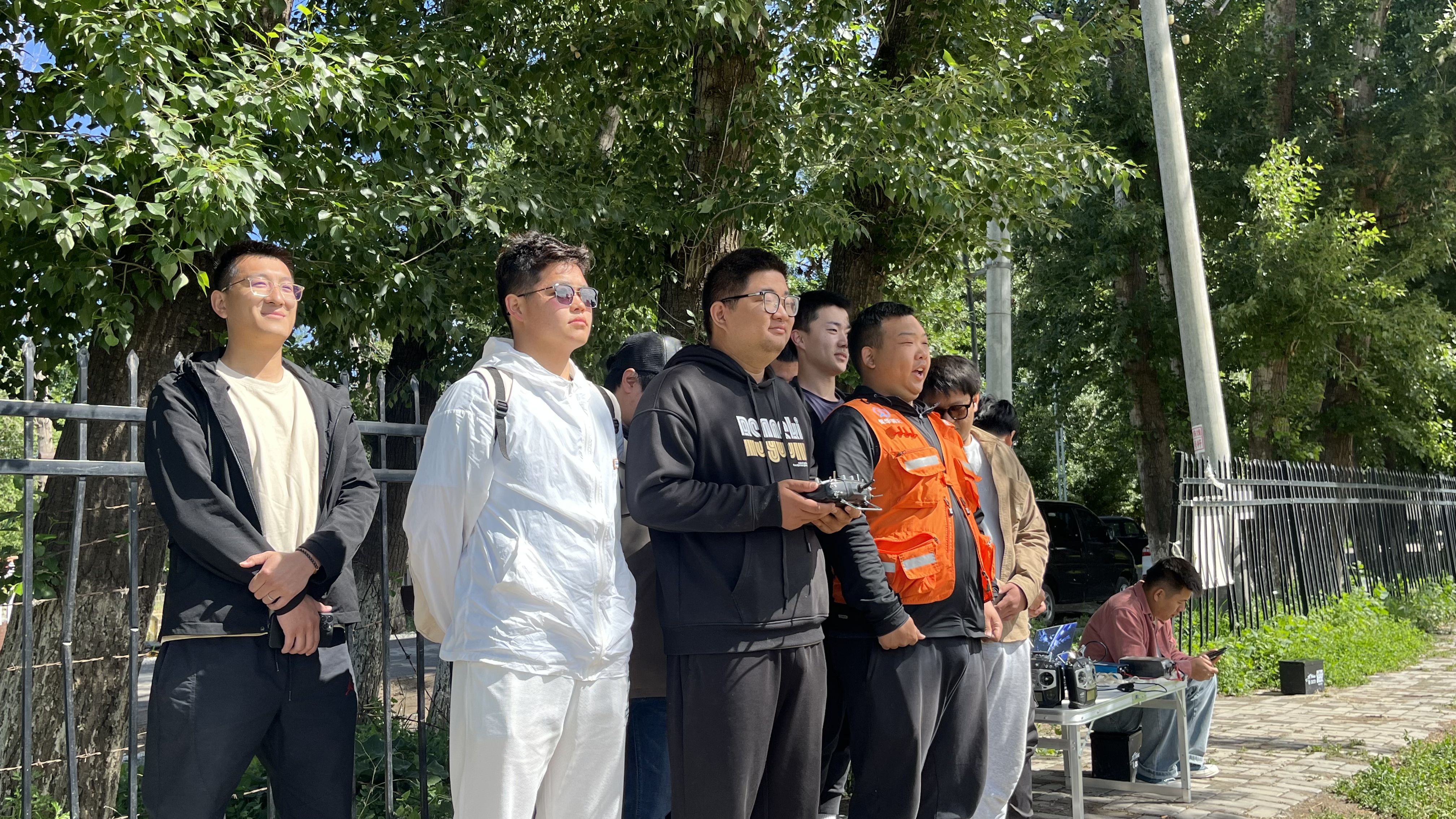 新疆青少年無人機培訓(xùn)基地：翱翔天際，科技夢想從這里起飛！-新疆保華潤天航空