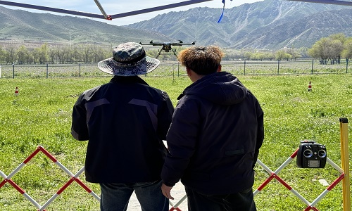 烏魯木齊無人機飛行夢想起航：保華潤天航空培訓基地