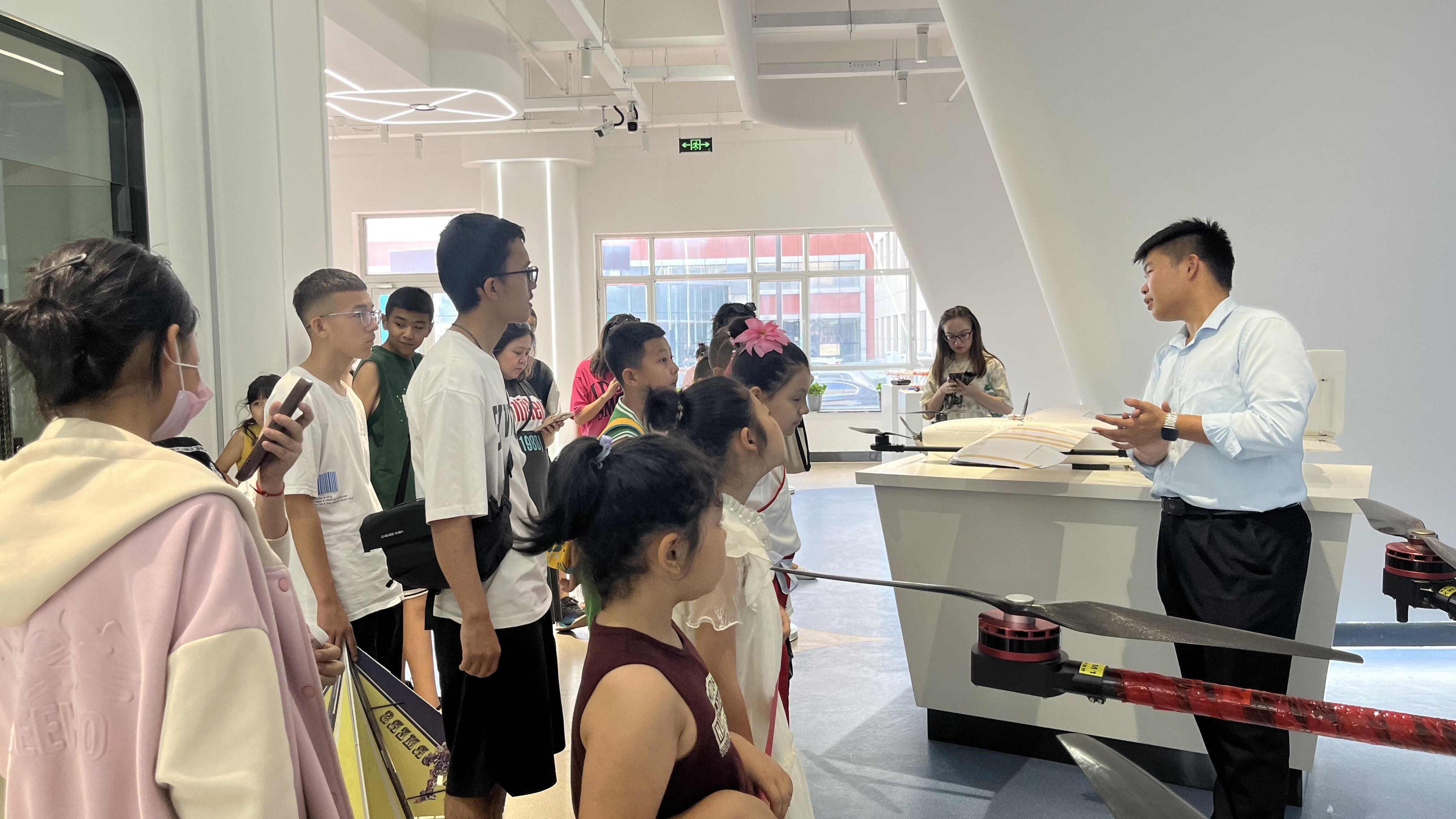 新疆青少年的無人機夢想：保華潤天航空民航局CAAC培訓全解析