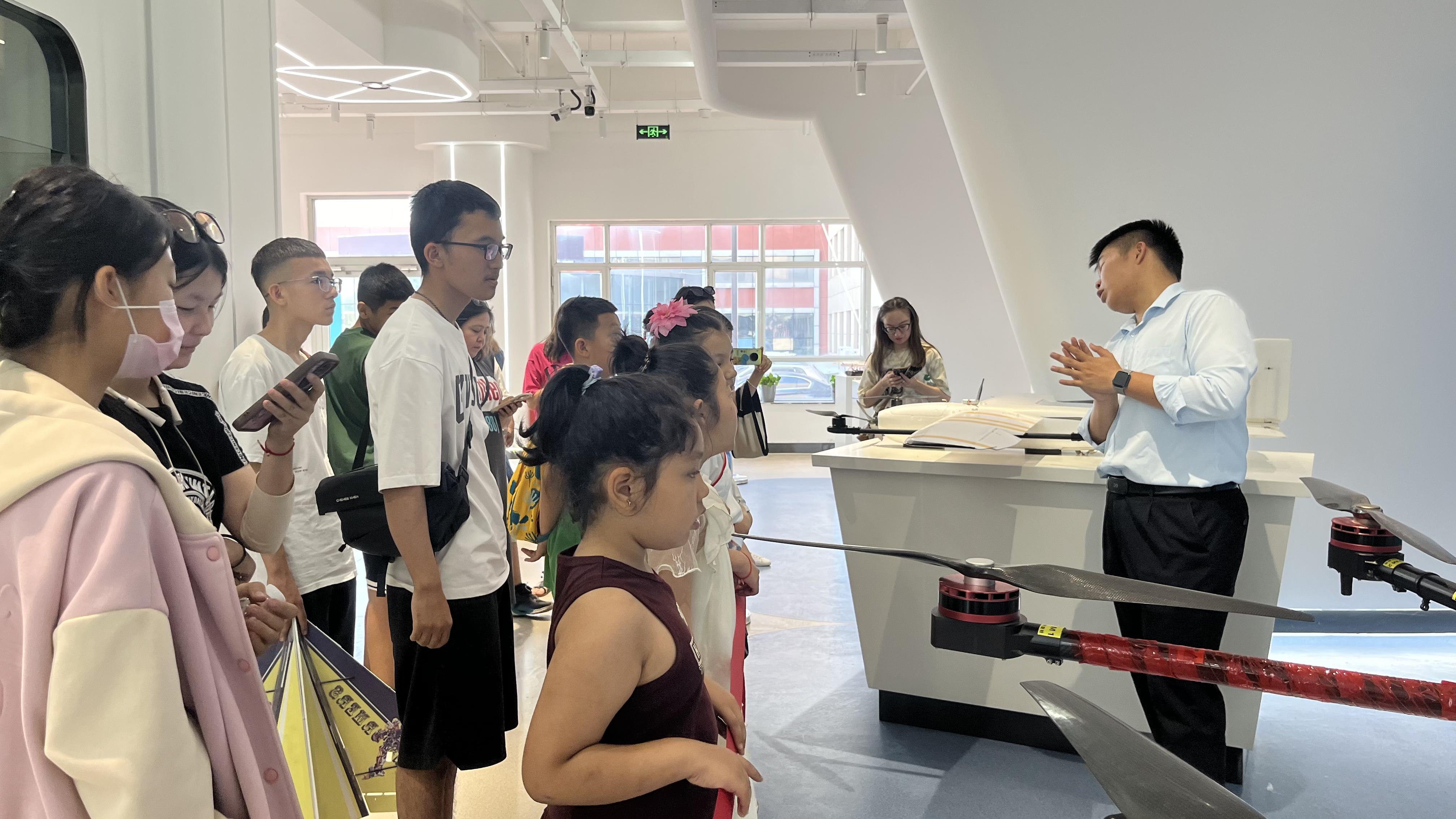 新疆保華潤天無人機培訓丨從天空到職場：無人機技術如何塑造新一代職業路徑