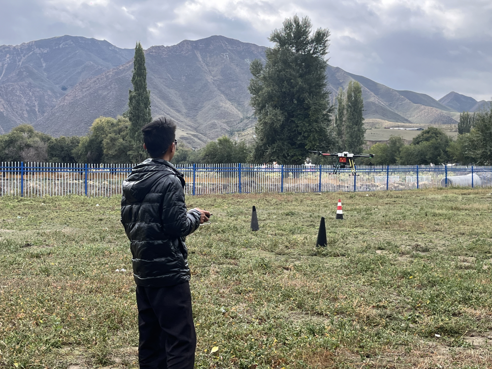 【新疆無人機培訓考證】保華潤天航空把握入冬前的黃金機遇，成就無人機駕馭夢想！