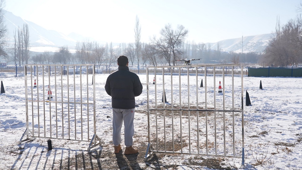 【新疆無人機培訓(xùn)】無人機飛手：低空經(jīng)濟(jì)下的金領(lǐng)職業(yè)！-保華潤天航空