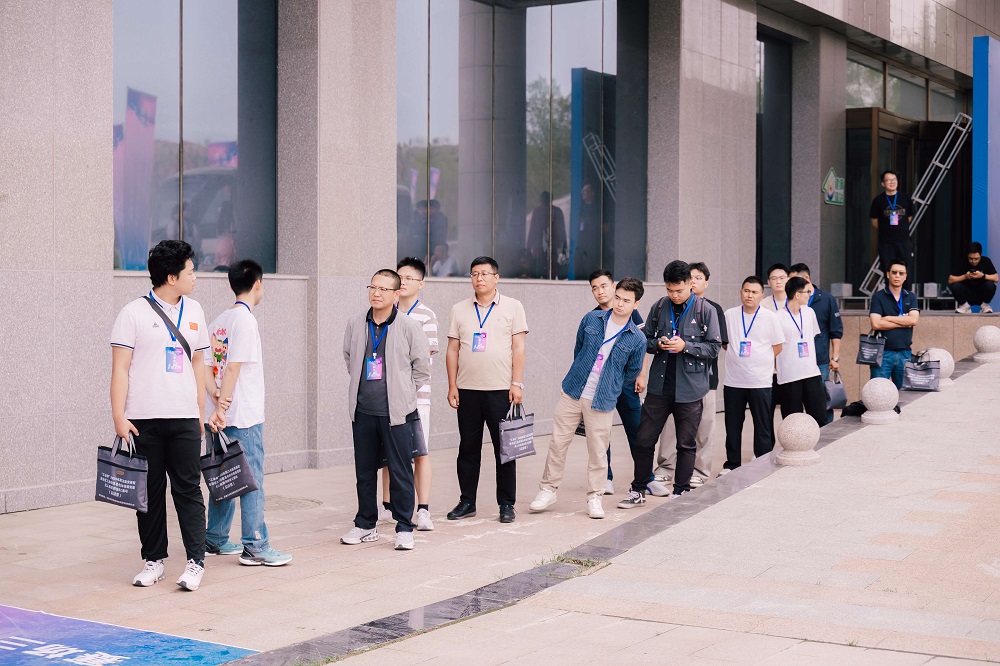 新疆無人機培訓 | 從零到專業(yè)飛手只需這一步！保華潤天的獨家秘籍