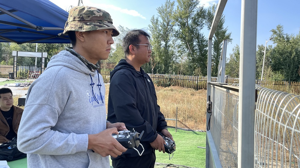 無人機(jī)在新疆的就業(yè)好嗎?保華潤天航空助力飛手搶占低空經(jīng)濟(jì)先機(jī)