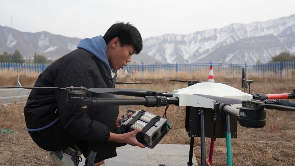 保華潤(rùn)天航空，新疆無人機(jī)飛手的“黃埔軍校”！